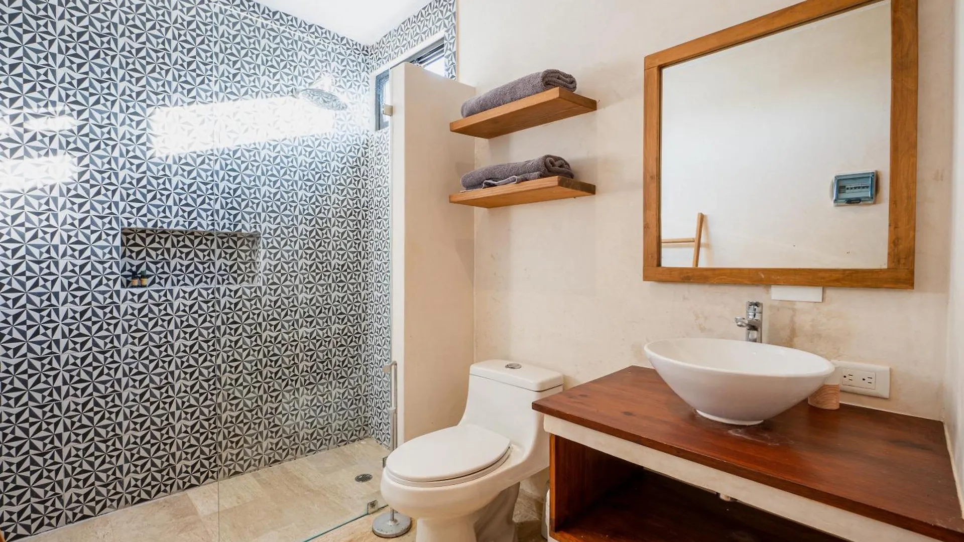 Apartment Beautiful 3 Bdr, 3 Ba Modern Condo Minutes From Beach Tulum Mexico