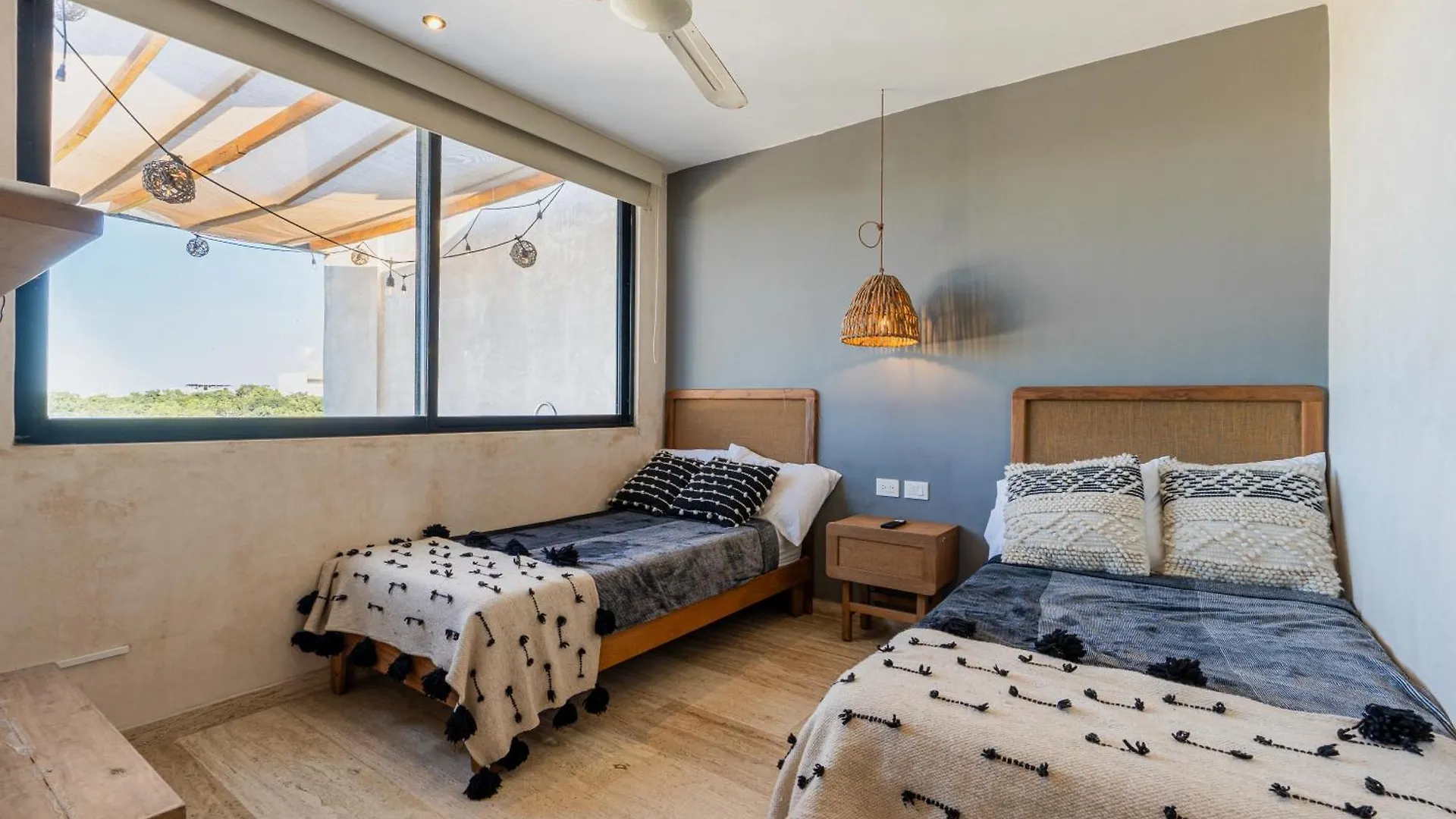 Beautiful 3 Bdr, 3 Ba Modern Condo Minutes From Beach Tulum Apartment